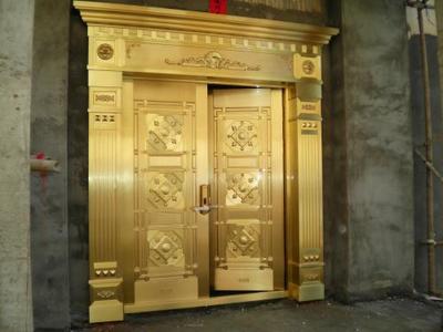 銅門保養全攻略 如何保持光亮及處理生銹問題